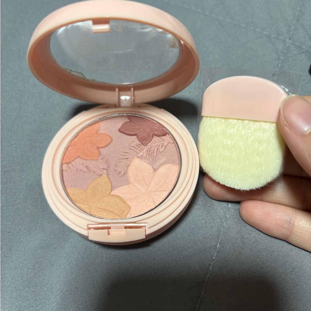 Blush bundle - Picture 4 of 8